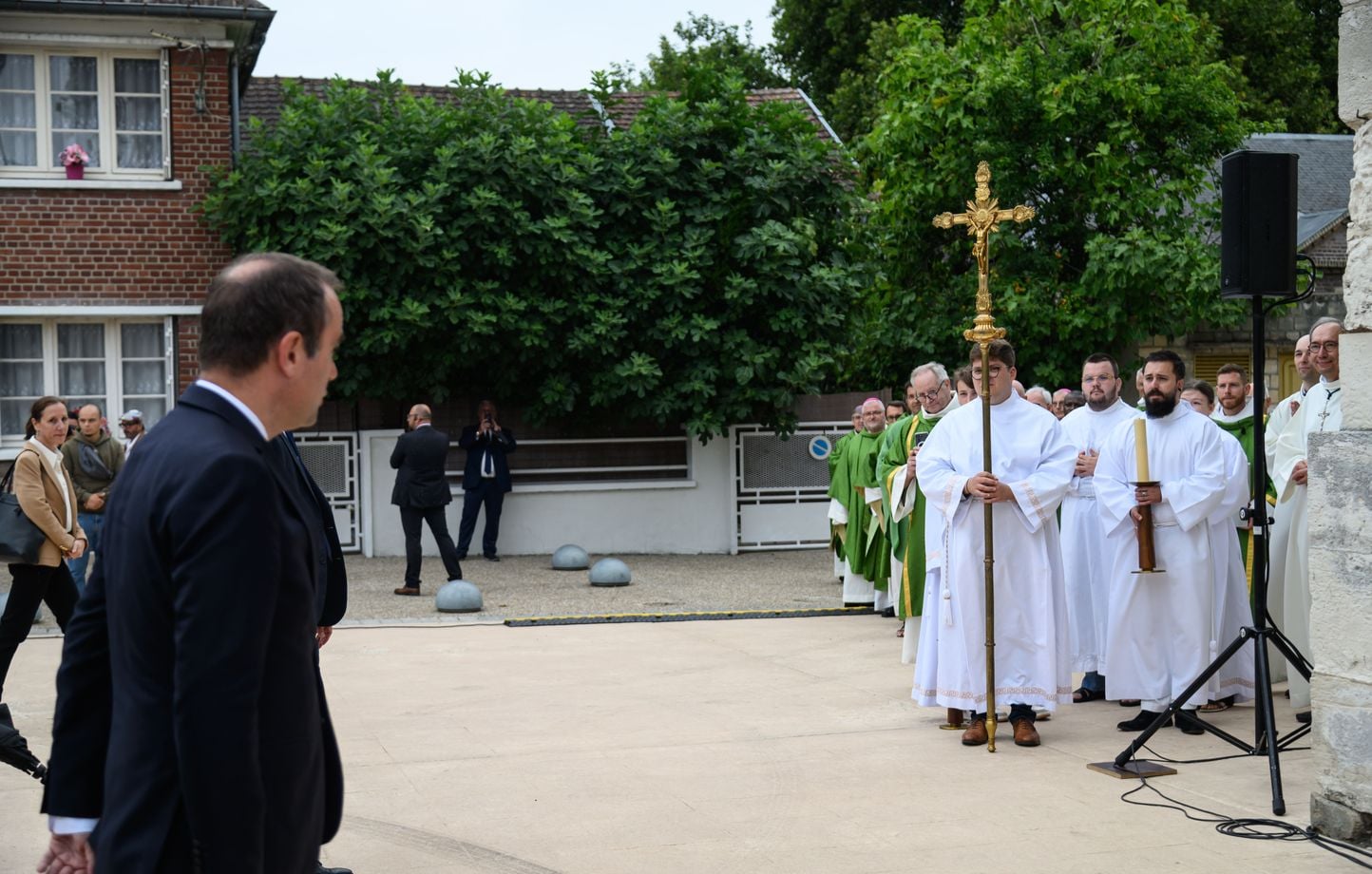 Francia rinde homenaje solemne al padre Hamel diez años después de su asesinato Francia rinde homenaje solemne al padre Hamel diez años después de su asesinato
